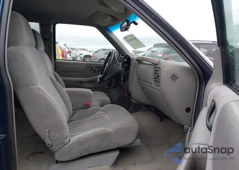 1999 Chevrolet S-10 Ls из США, поврежденный, VIN 1GCCS19XXX8199082